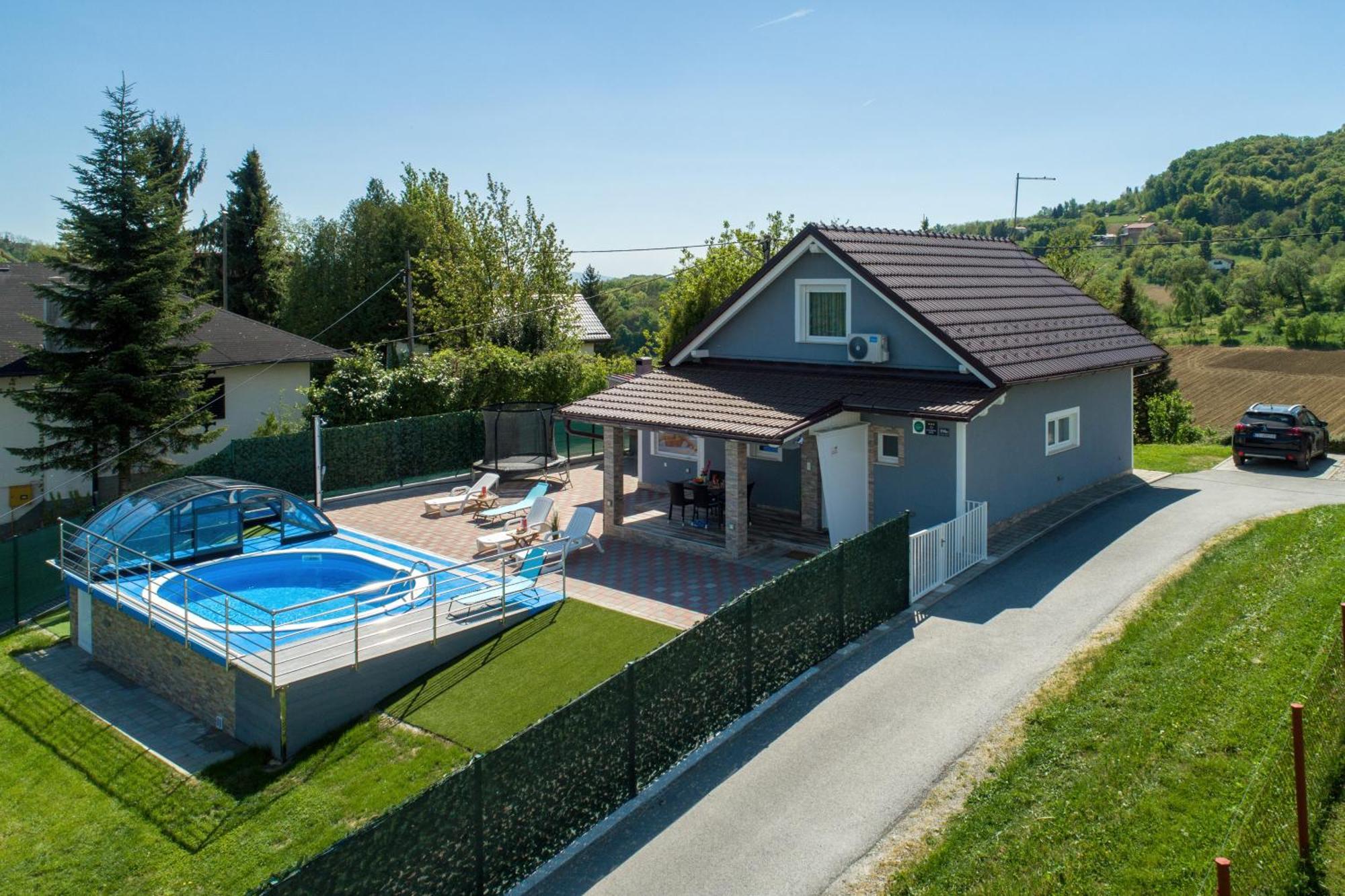 Cvetkova Hiza Sa Jacuzzijem Villa Tuheljske Toplice Bagian luar foto
